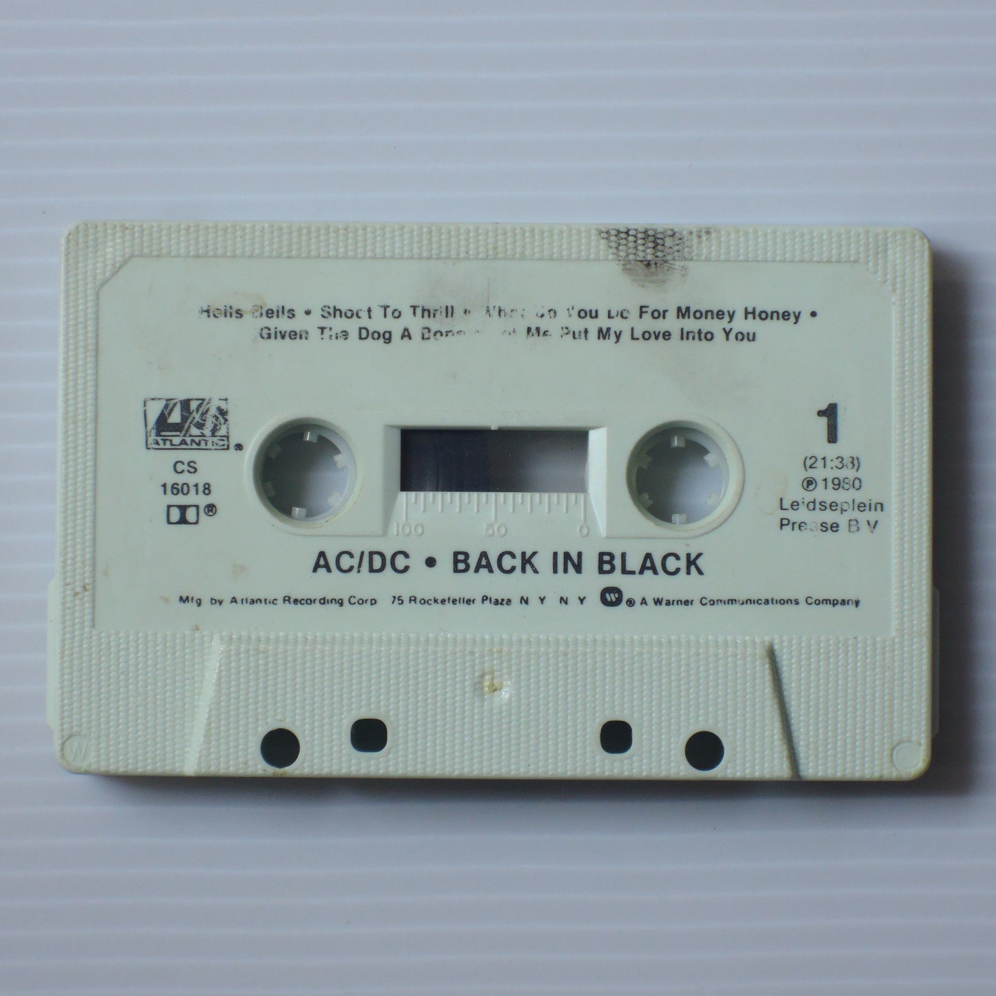 AC/DC - BACK IN BLACK [カセット]