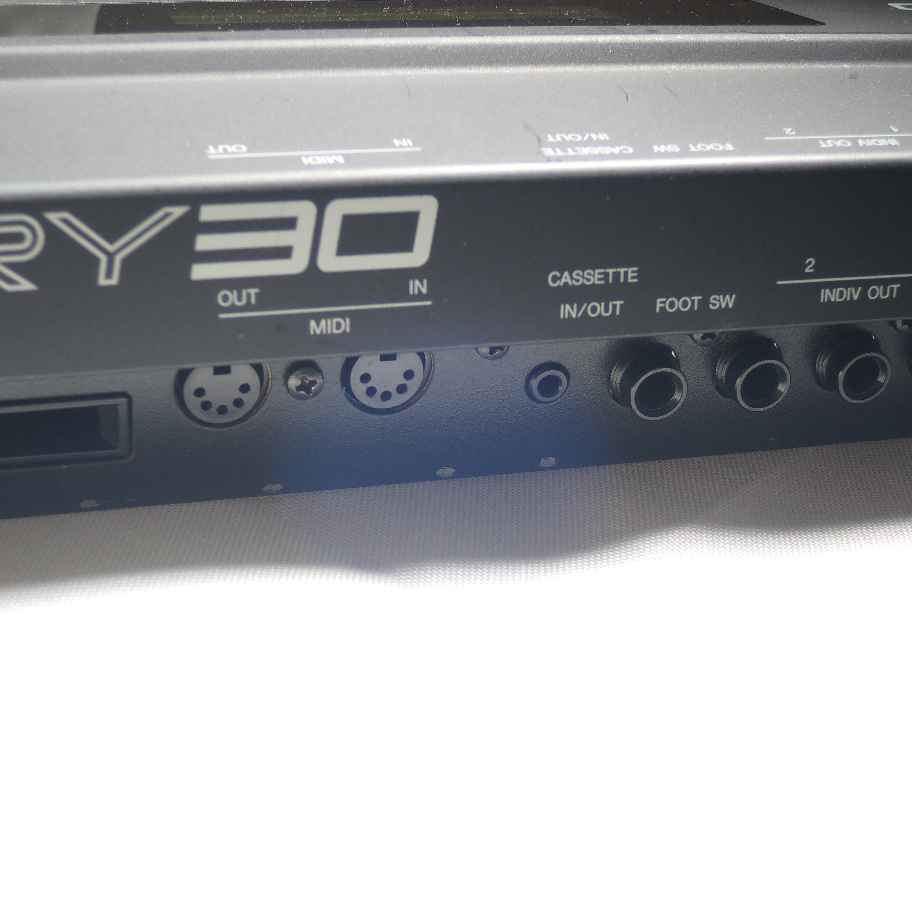 YAMAHA - RY-30 [DTM・音楽制作機材] 90年代ビンテージドラムマシン