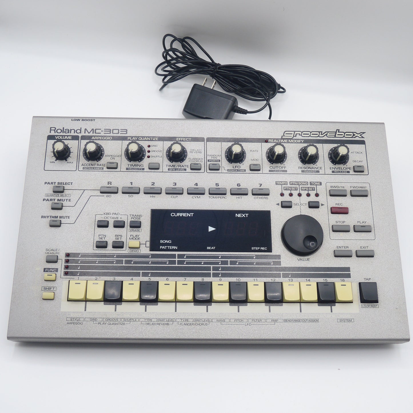 Roland MC-303 Groovebox [DTM・音楽制作機材(Used)] 当店整備済完動品！